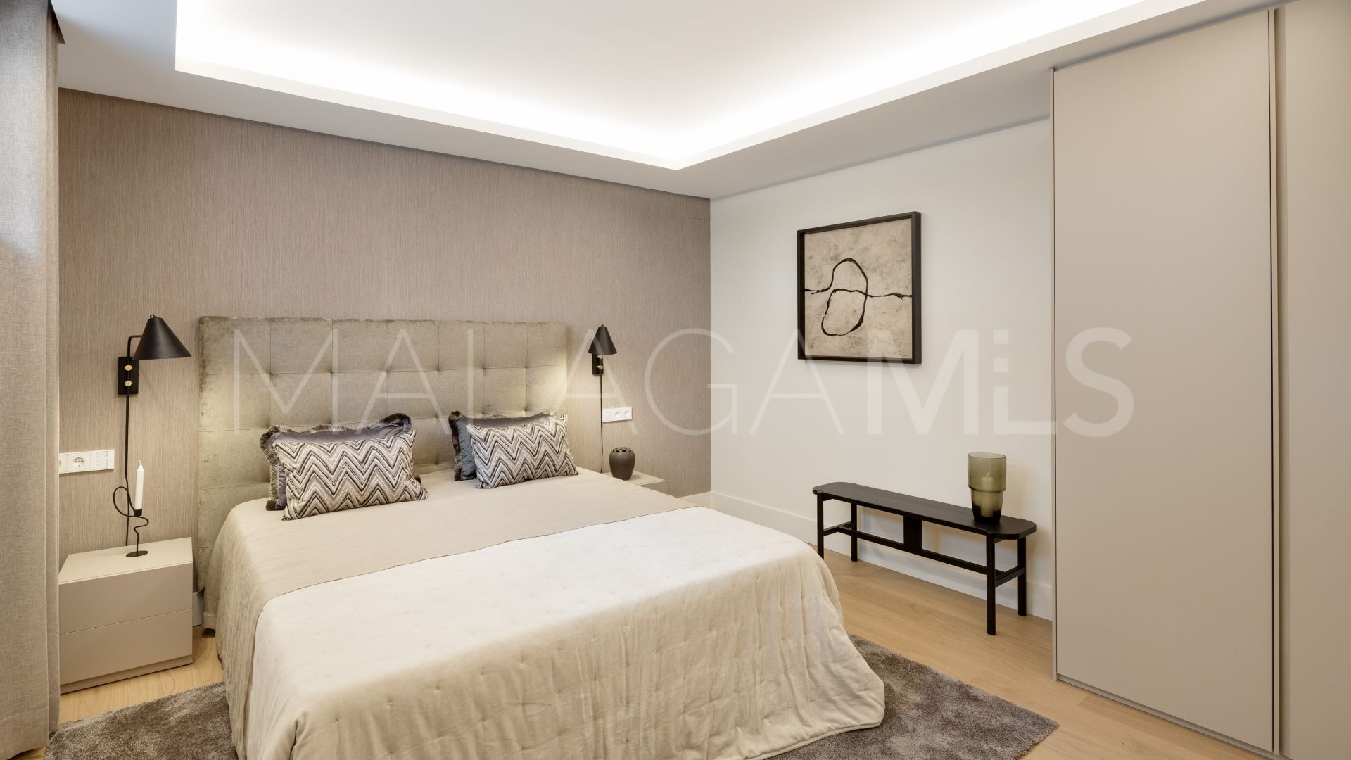 Se vende villa de 5 bedrooms in Nueva Andalucia