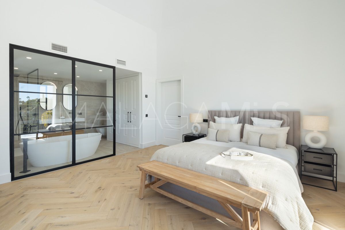 Villa for sale in Benahavis