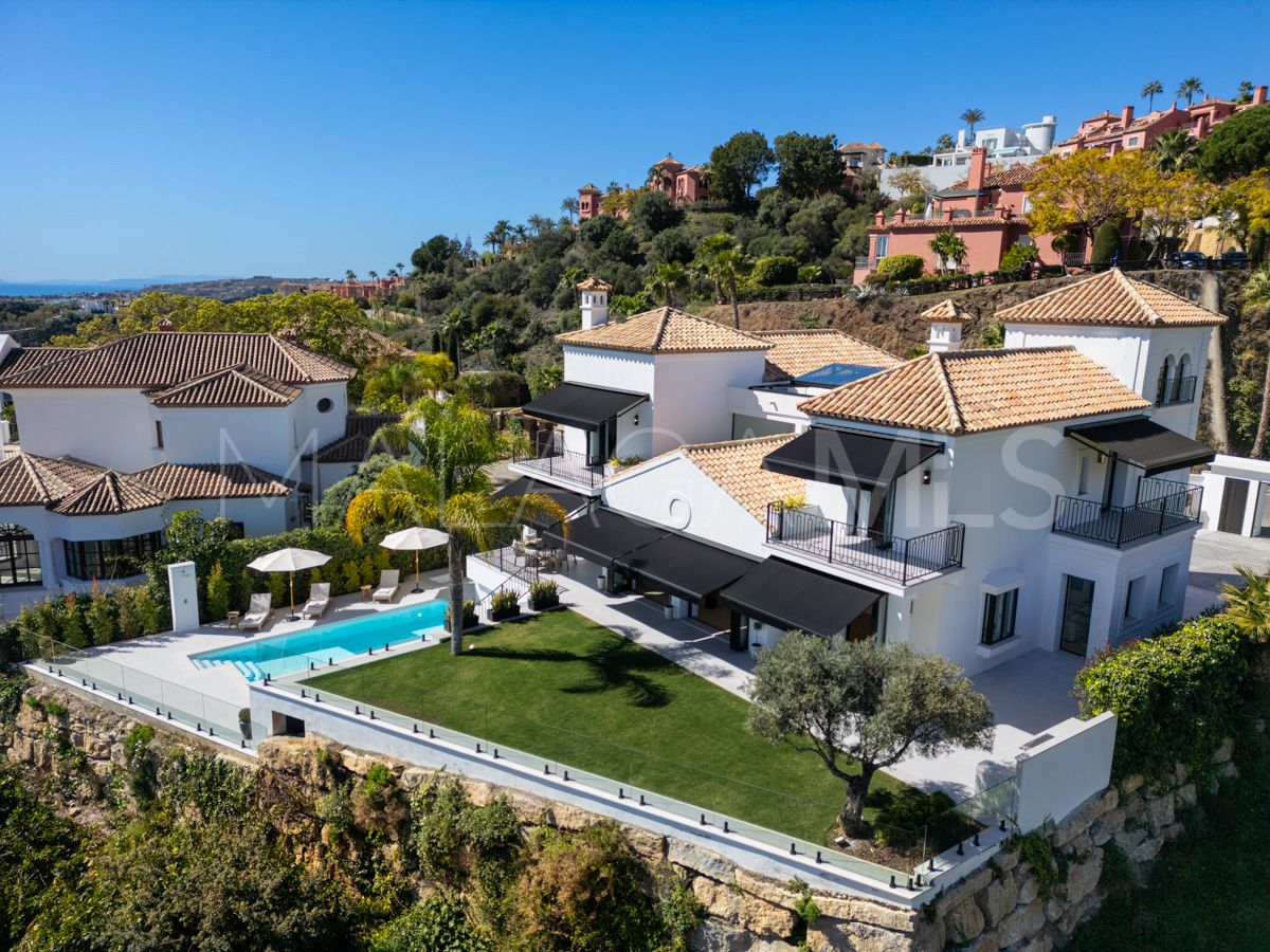 Villa for sale in Benahavis