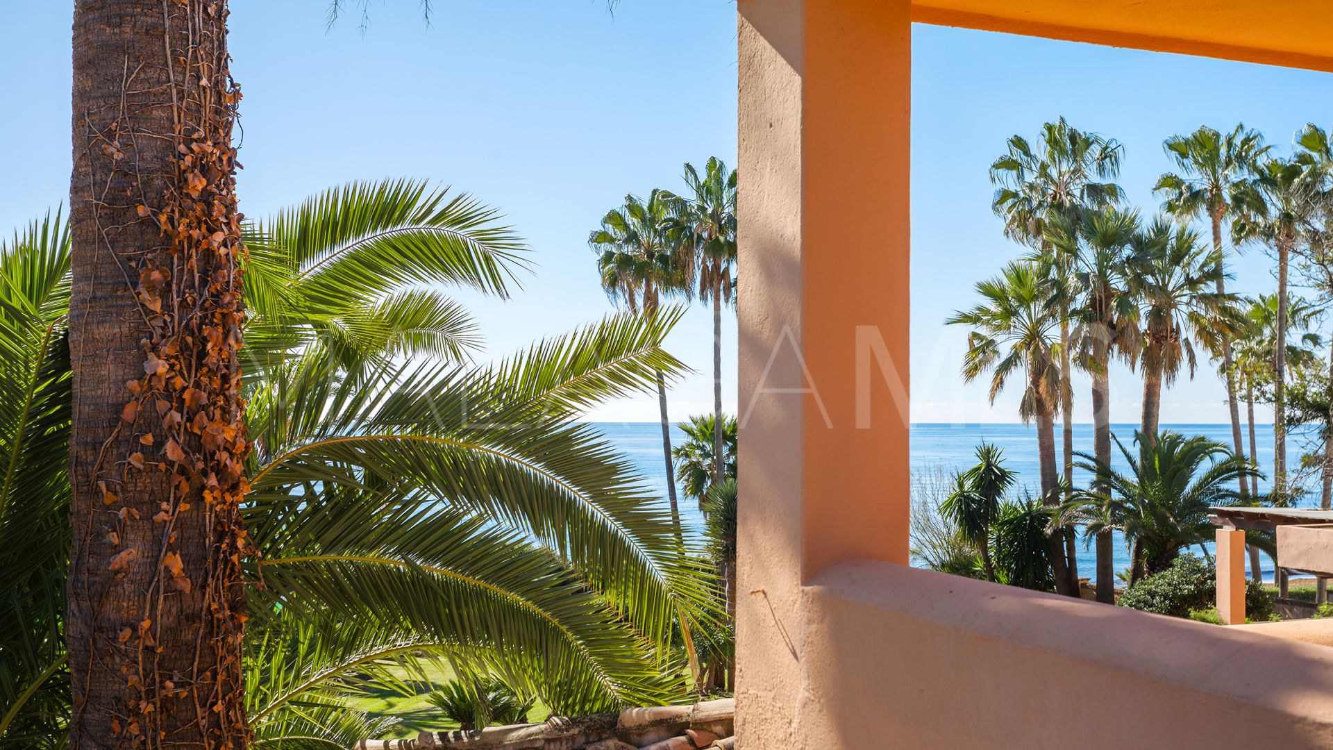 Estepona East villa for sale