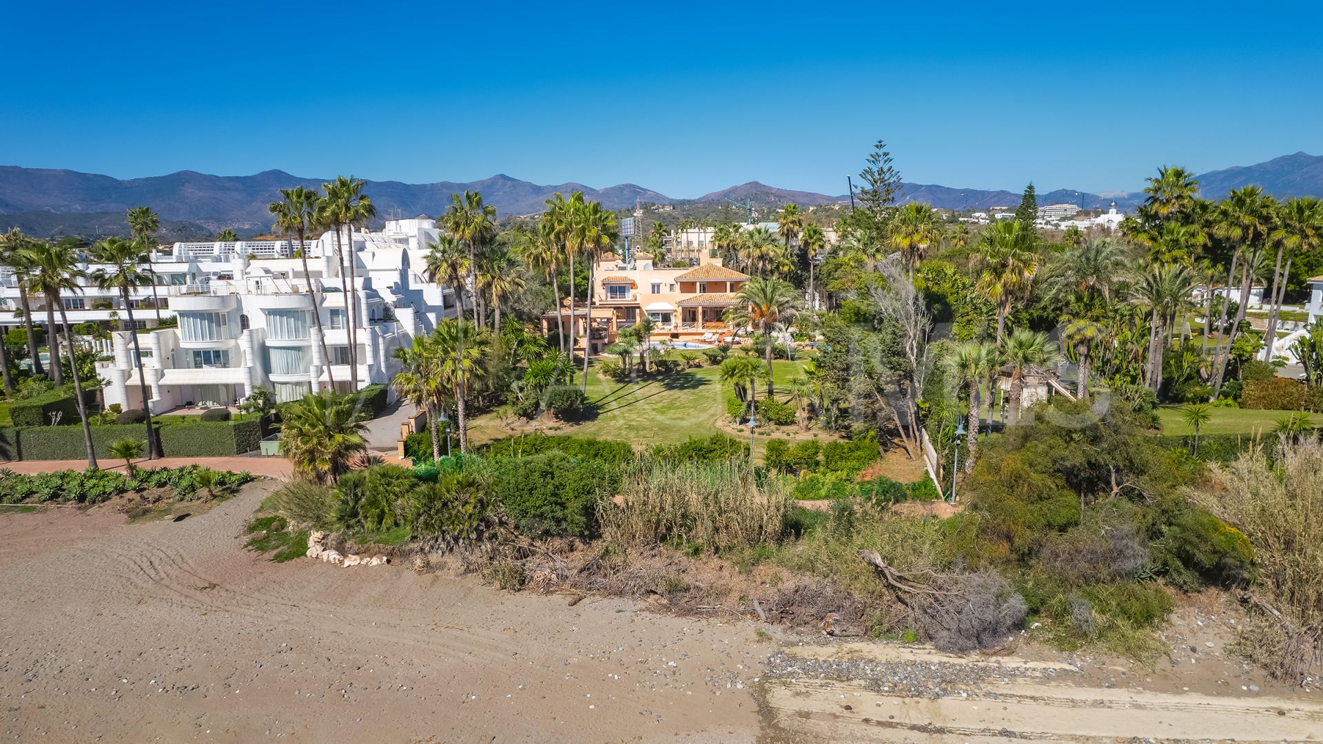 Estepona East villa for sale