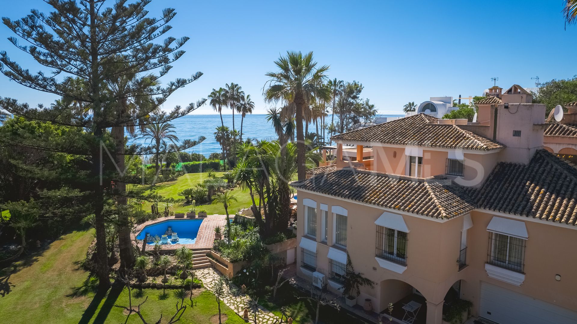 Estepona East villa for sale