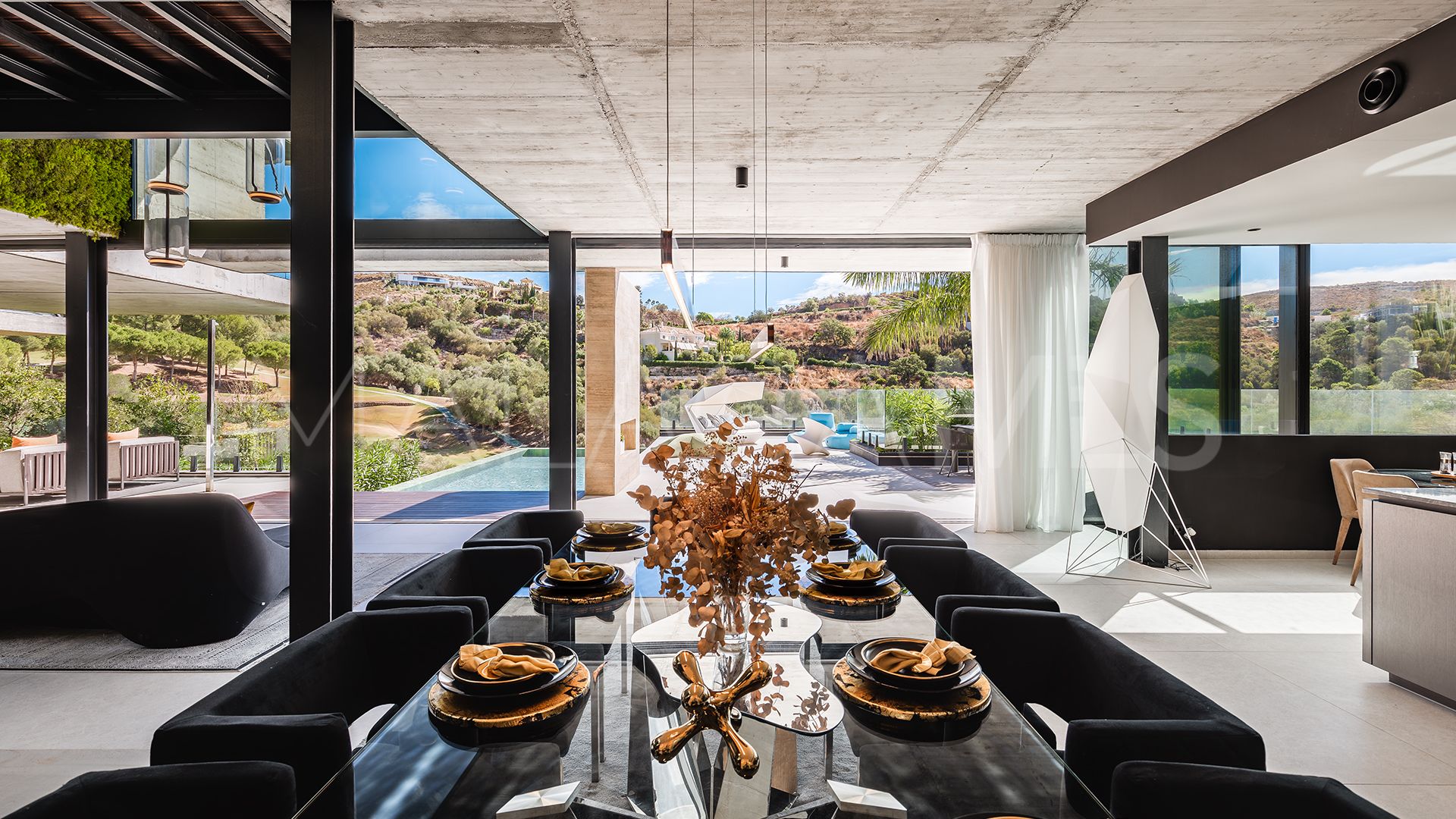 Villa for sale in Marbella City