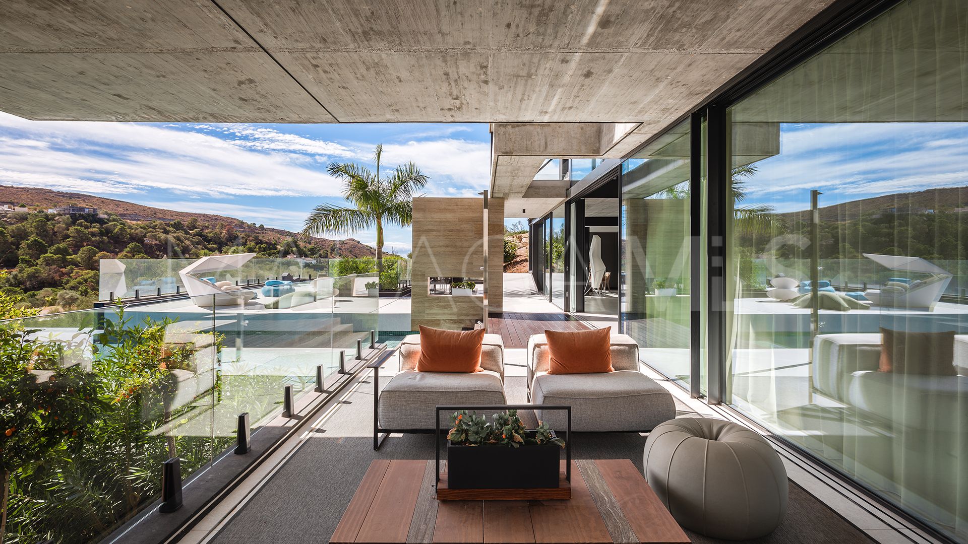 Villa for sale in Marbella City