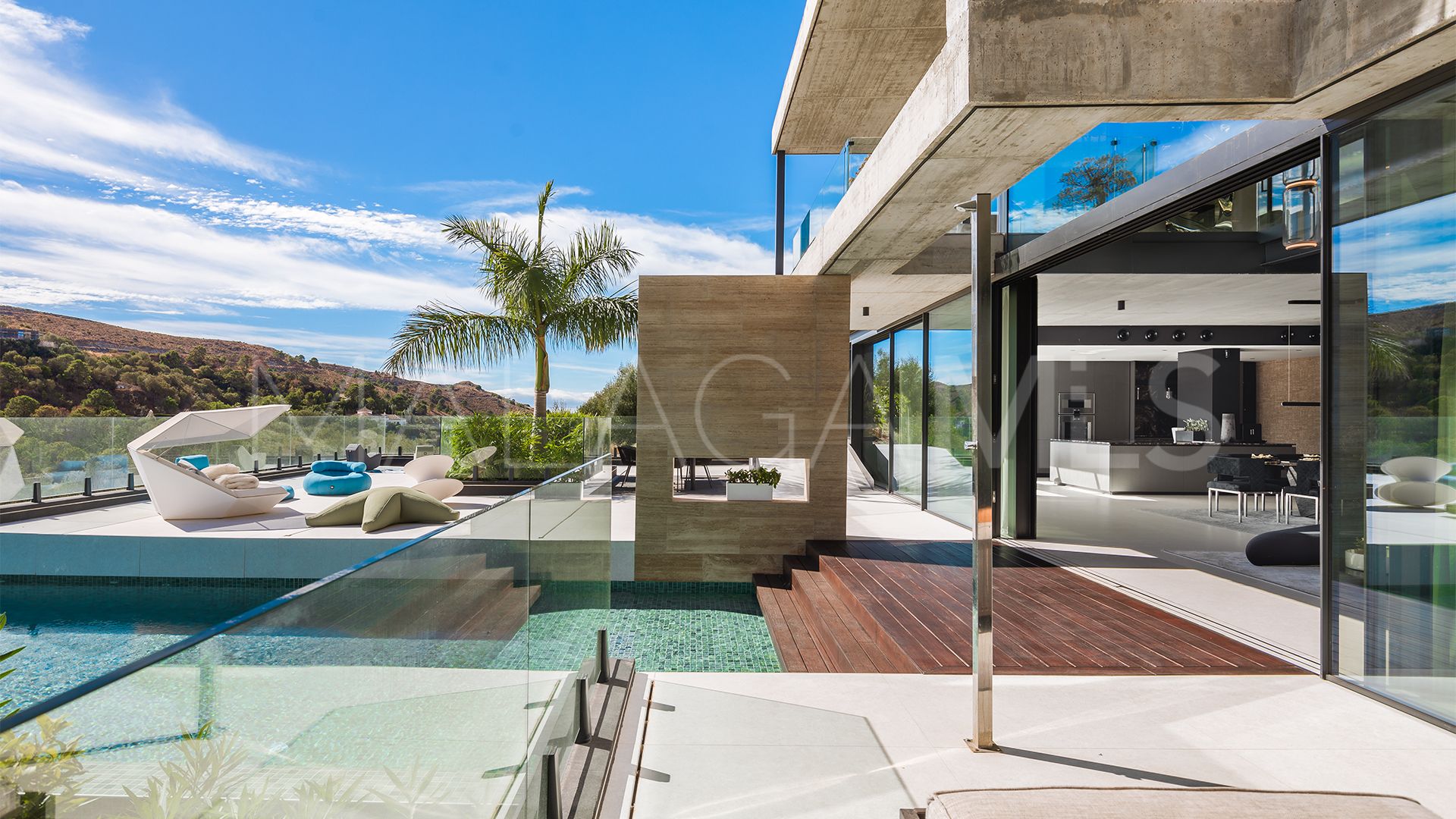 Villa for sale in Marbella City