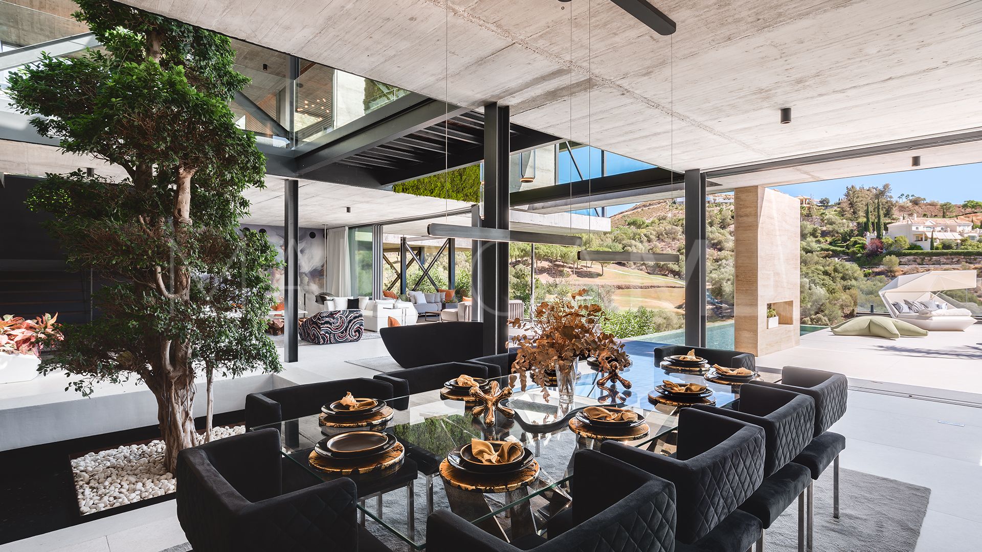 Villa for sale in Marbella City