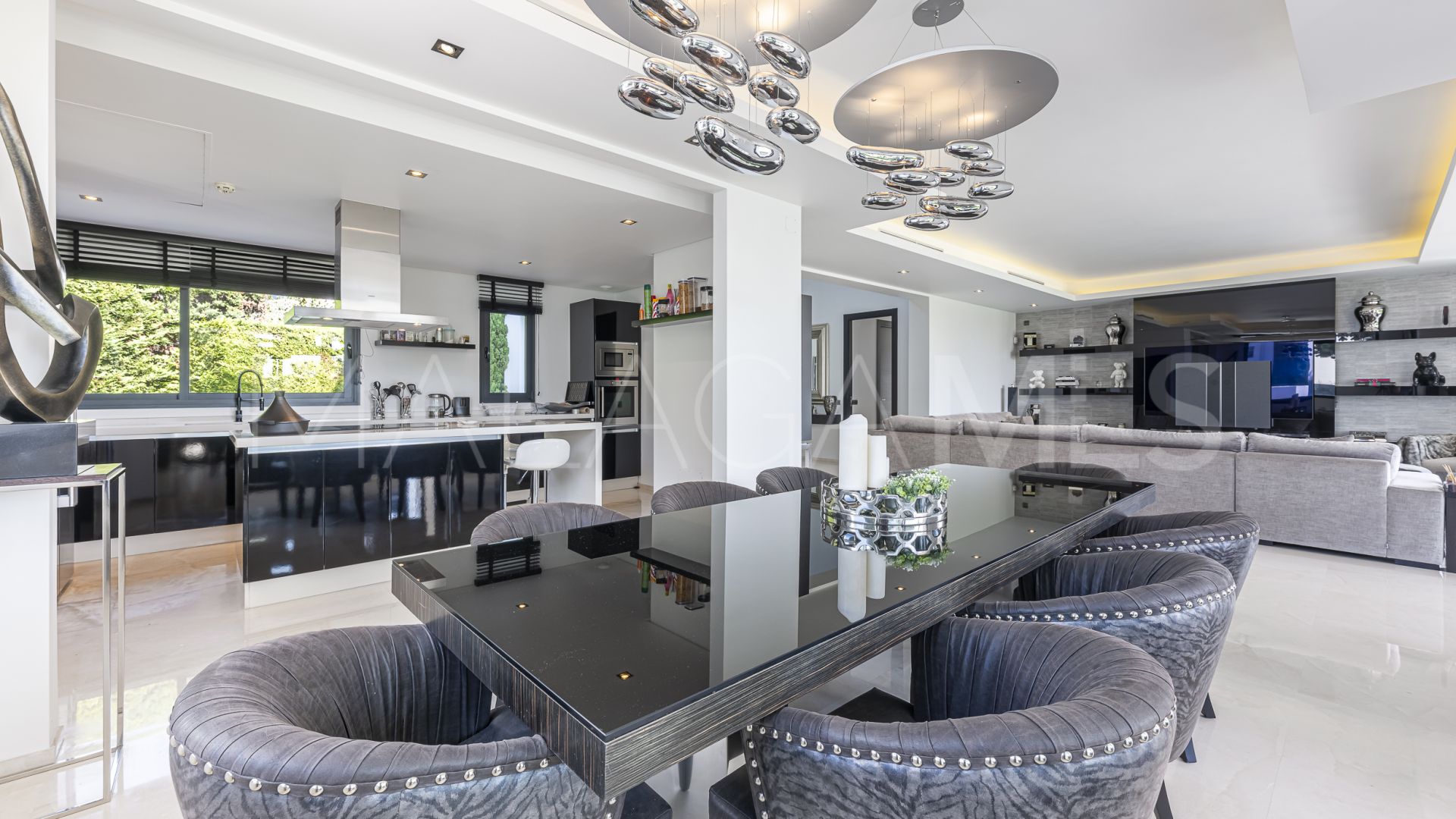 Villa for sale in Altos de Puente Romano