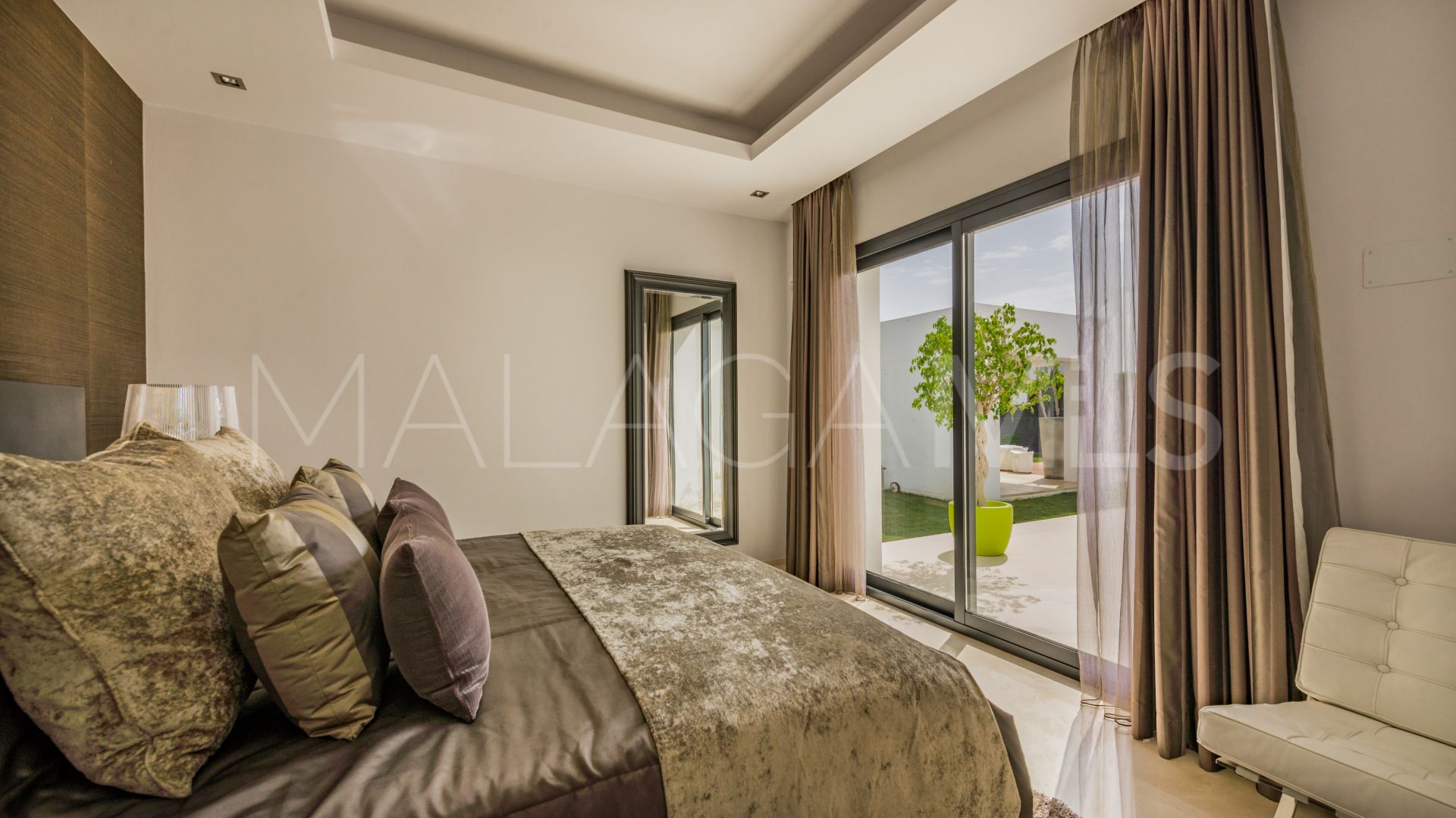 Villa for sale in Altos de Puente Romano