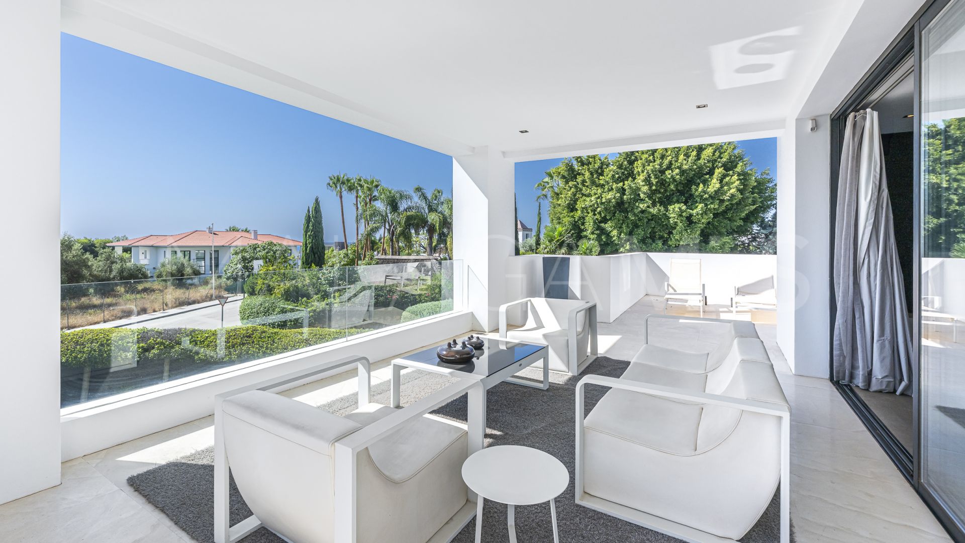 Villa for sale in Altos de Puente Romano