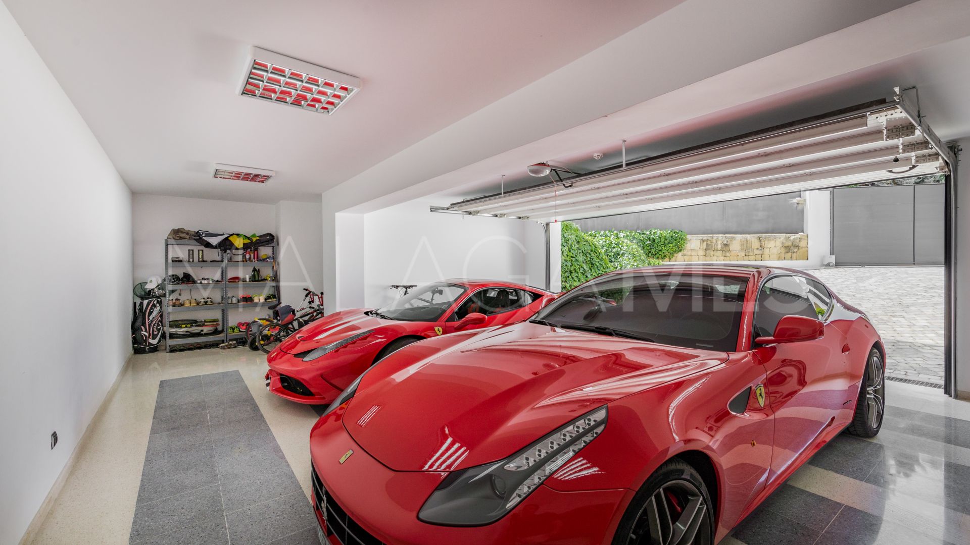 Villa for sale in Altos de Puente Romano