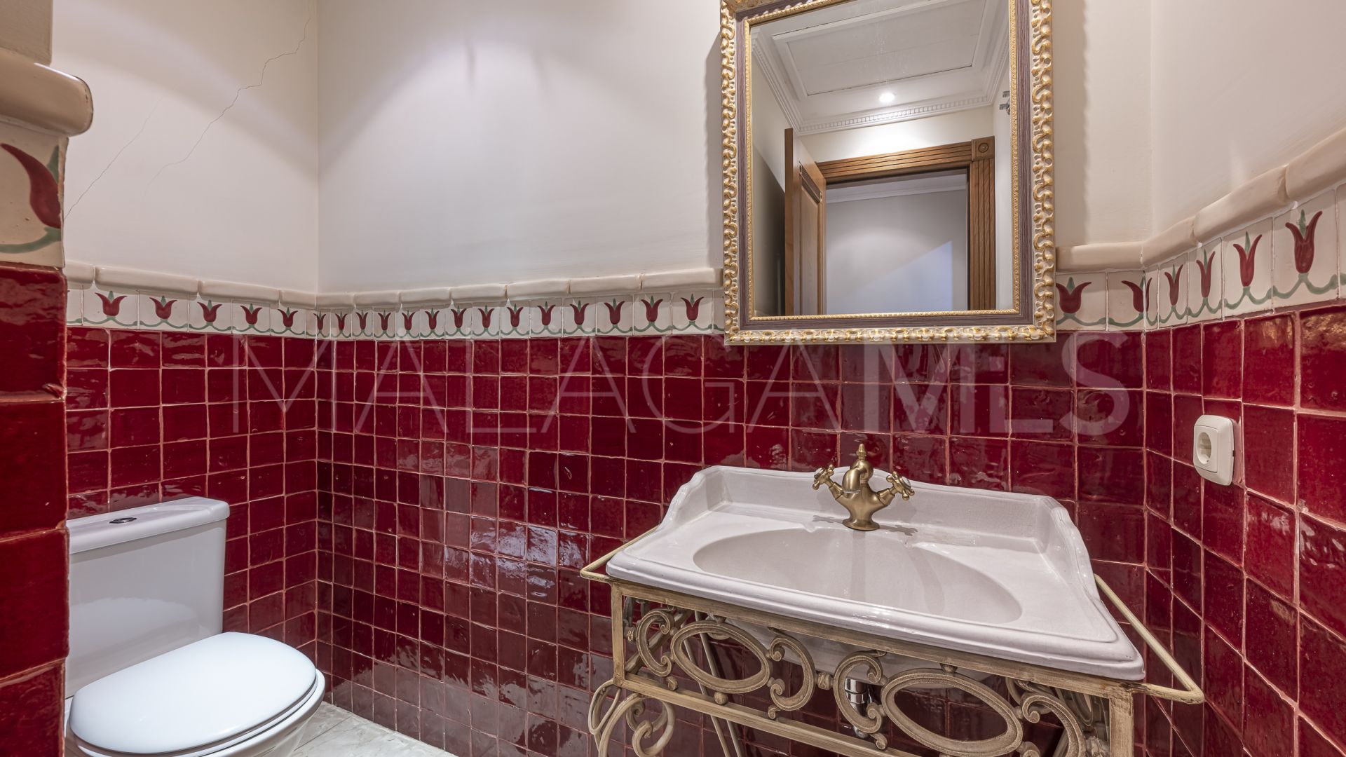 Villa for sale in Altos Reales