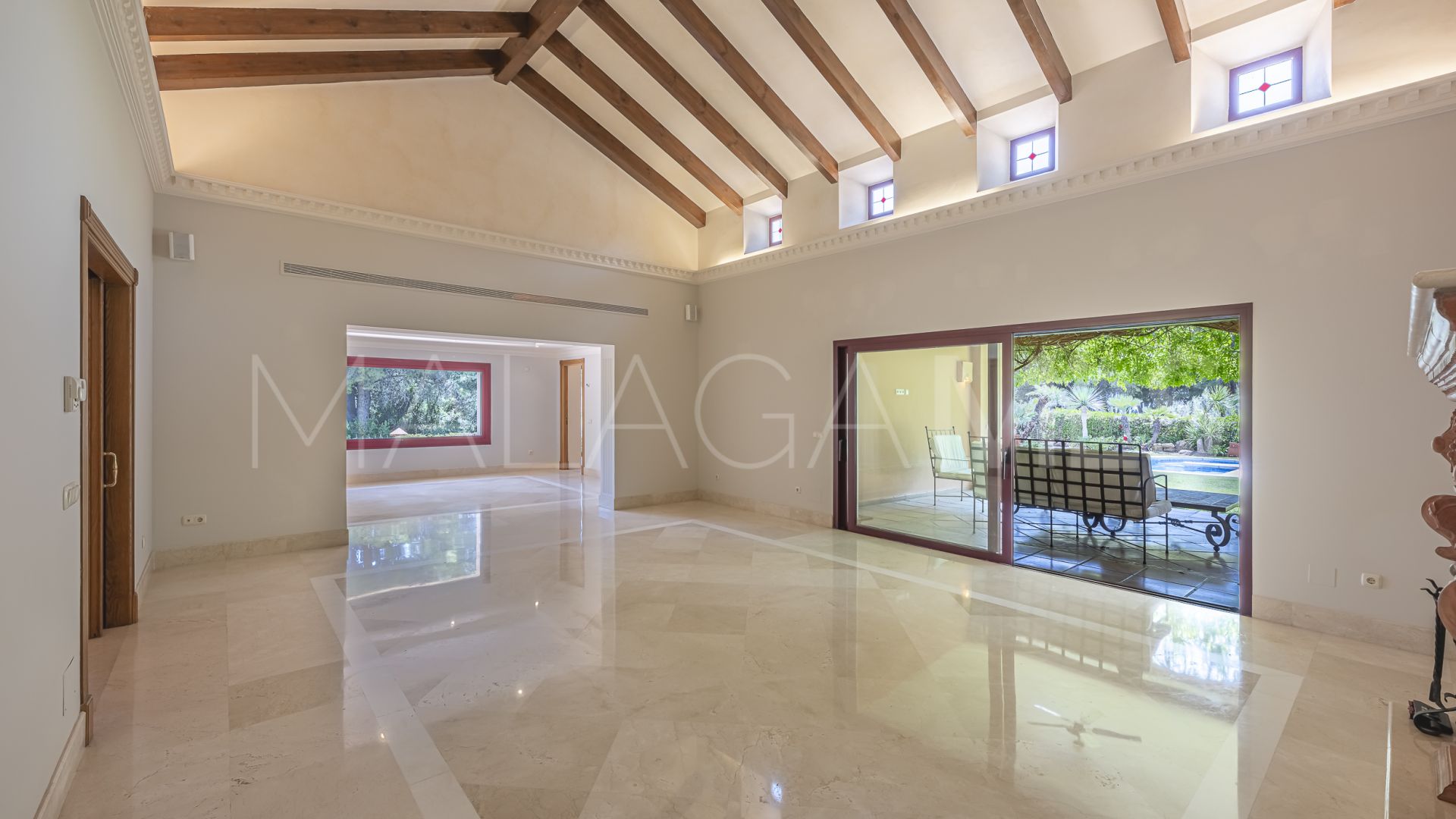 Villa for sale in Altos Reales