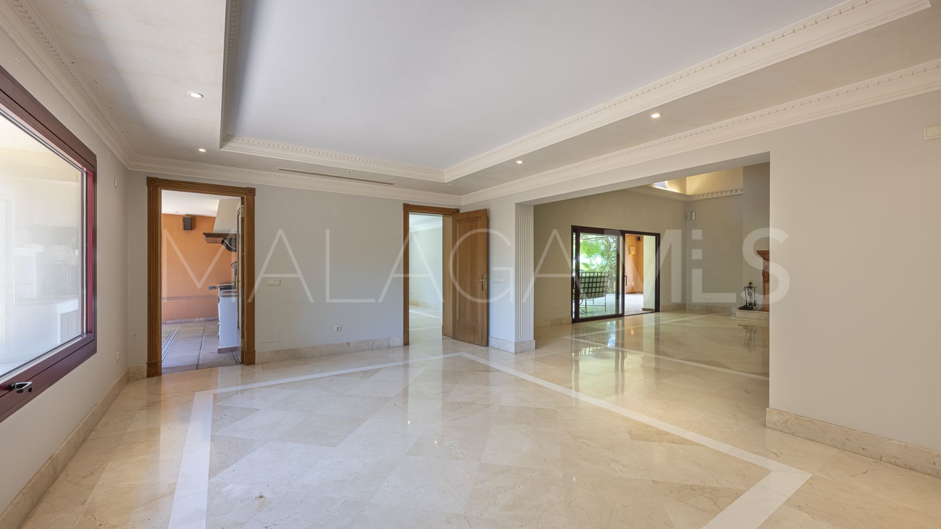 Villa for sale in Altos Reales