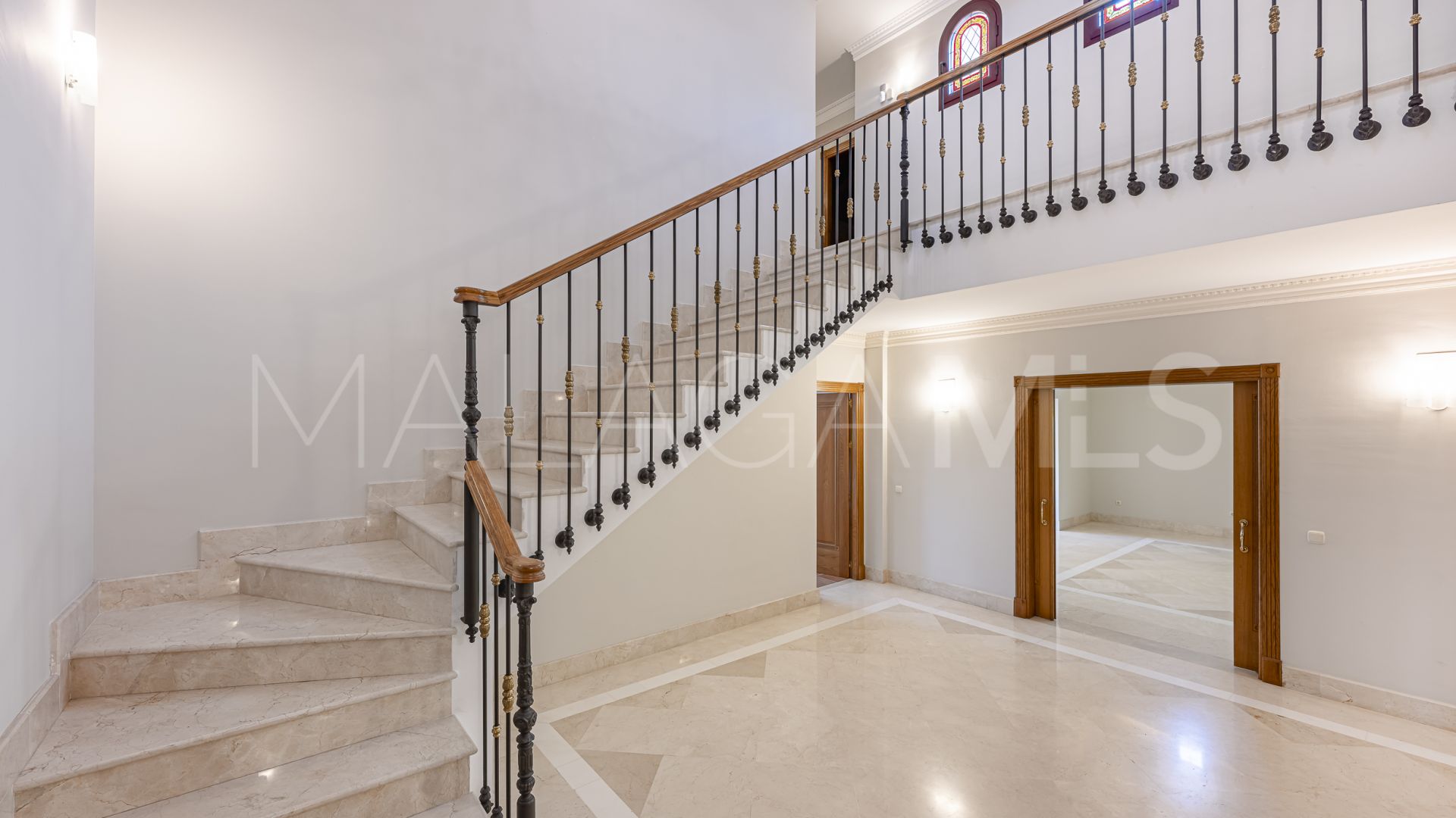 Villa for sale in Altos Reales