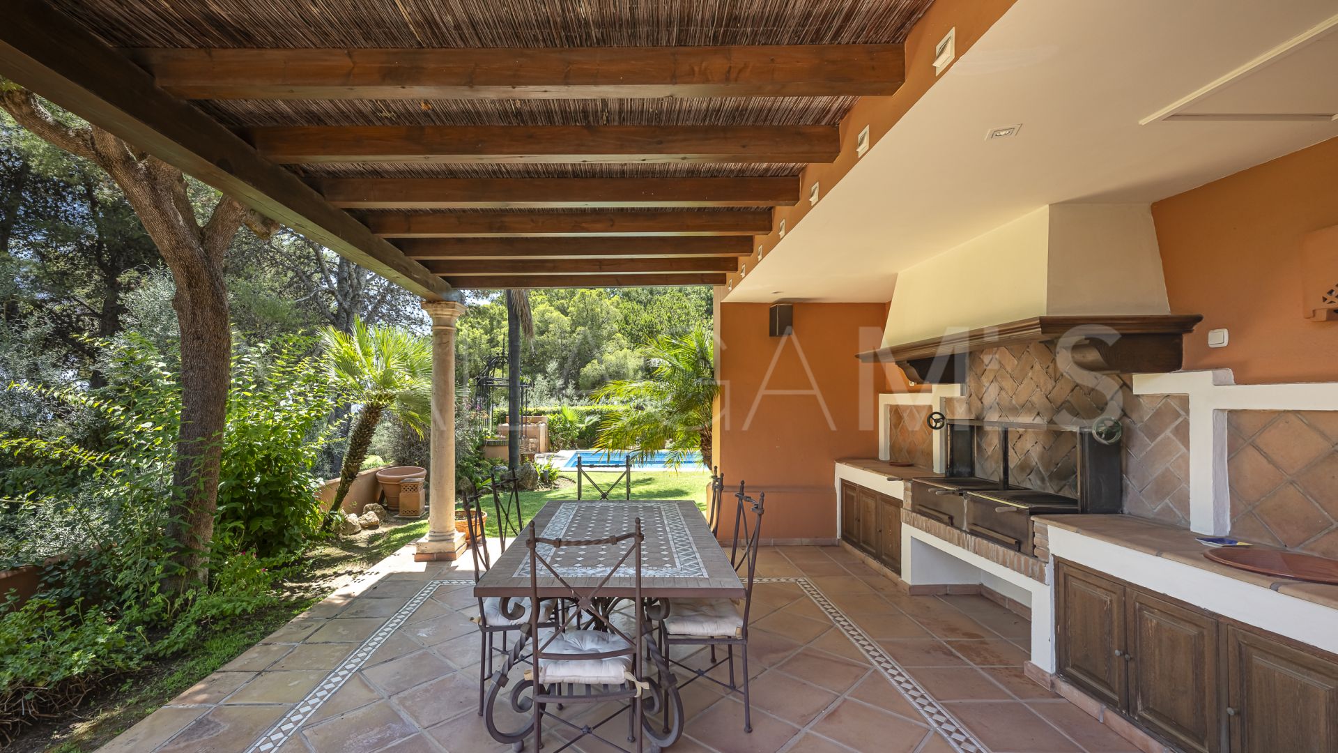 Villa for sale in Altos Reales