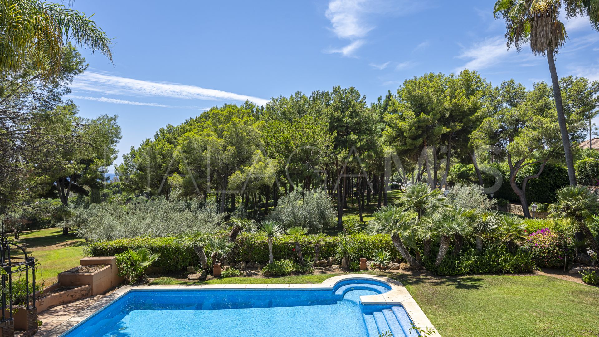 Villa for sale in Altos Reales