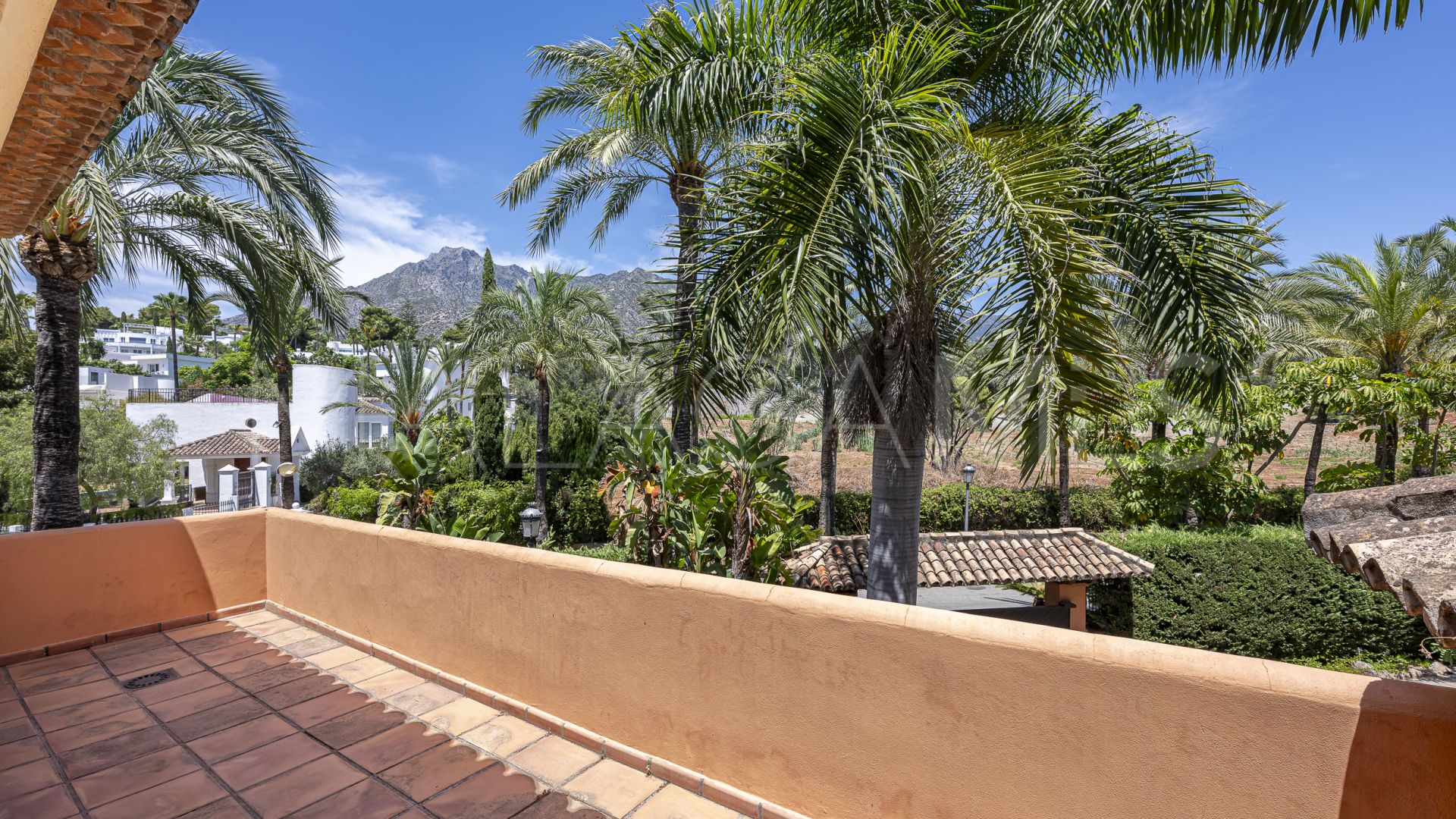 Villa for sale in Altos Reales