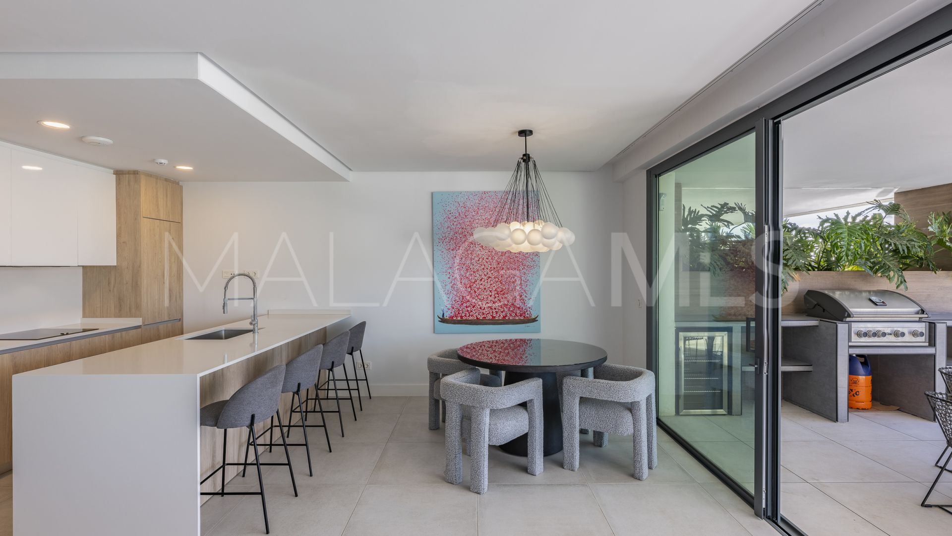 Ground floor duplex for sale in Marbella East with 3 bedrooms