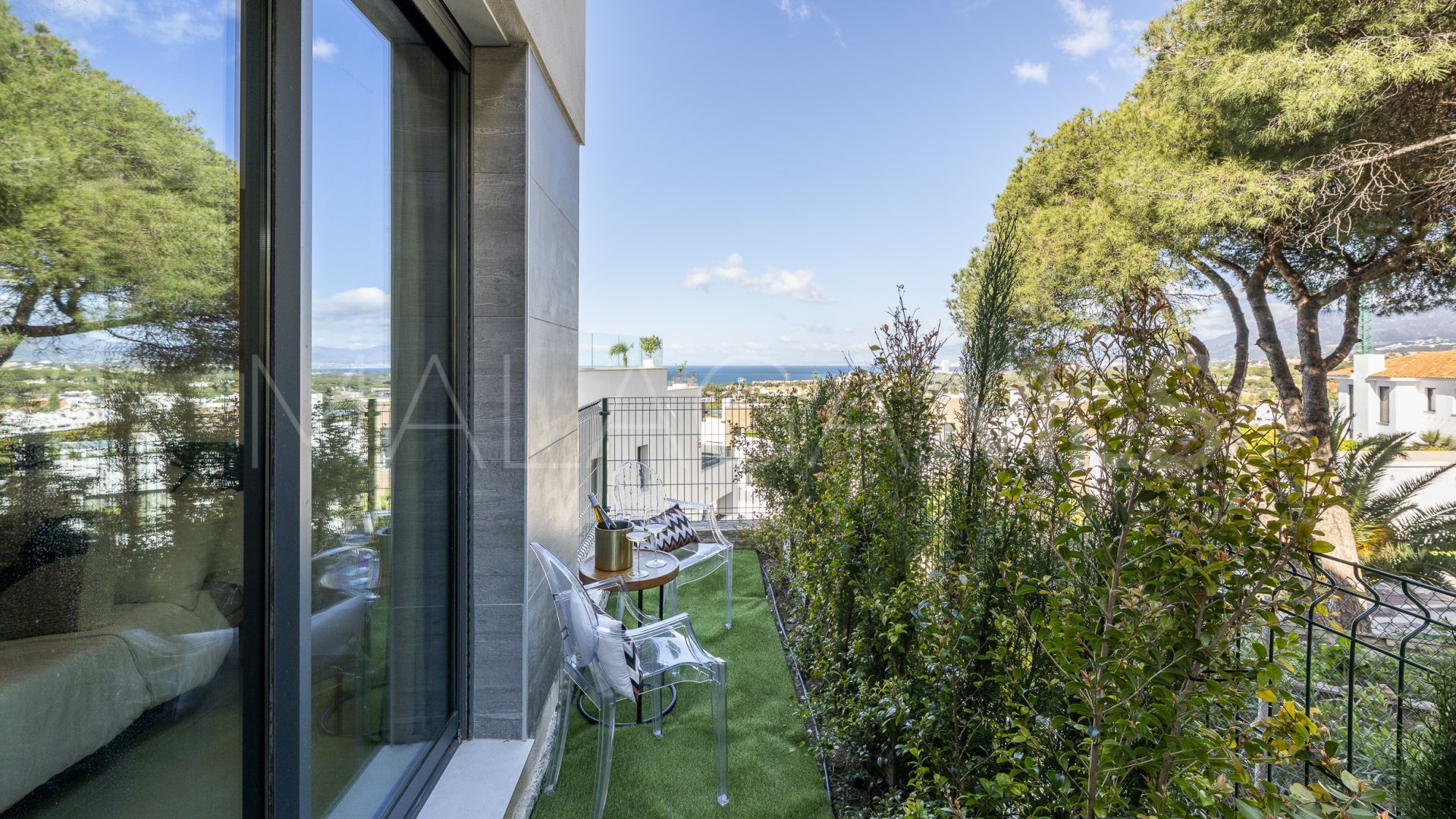 Ground floor duplex for sale in Marbella East with 3 bedrooms