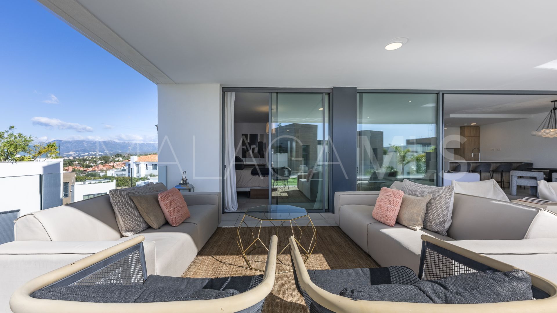 Ground floor duplex for sale in Marbella East with 3 bedrooms