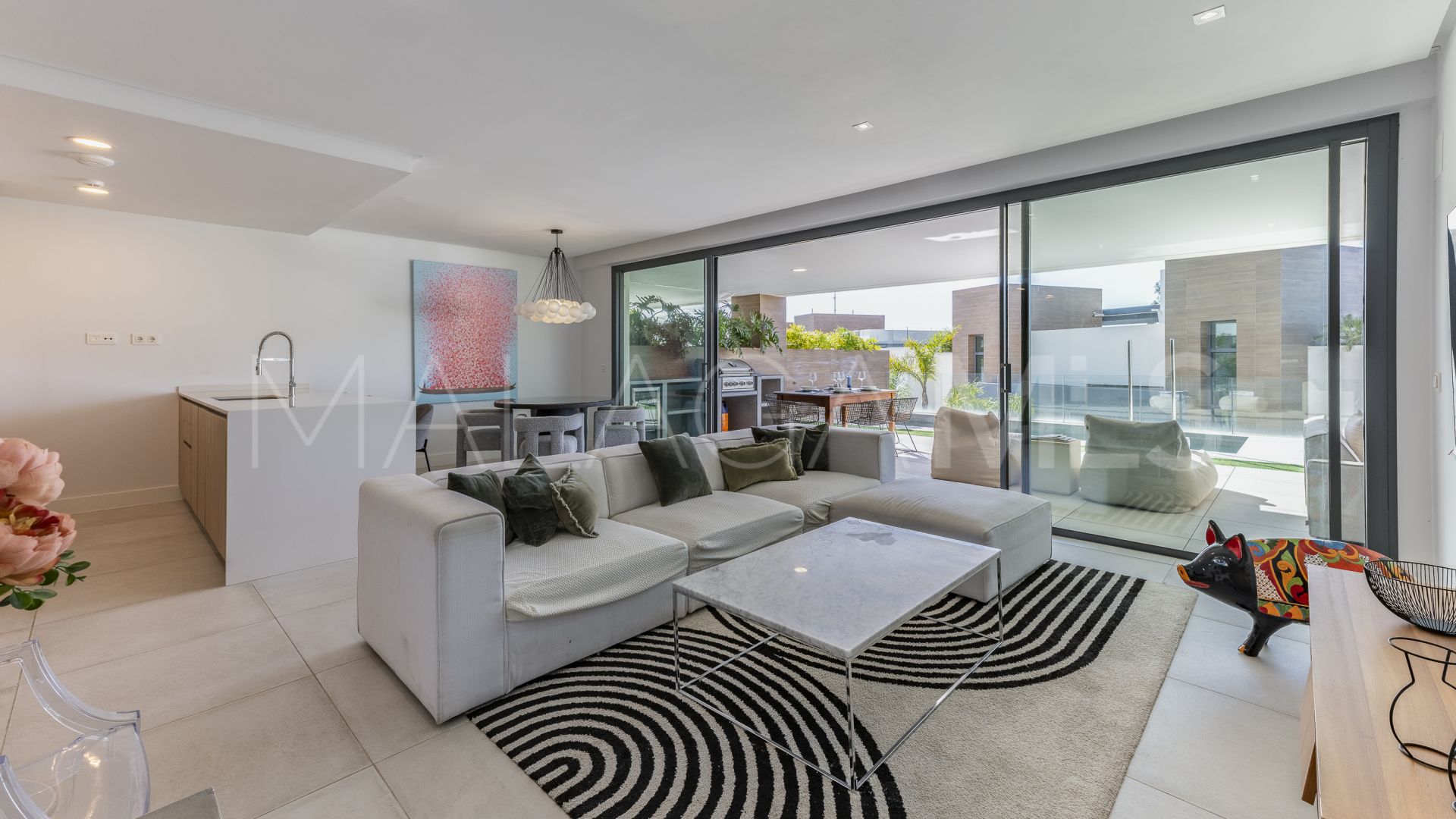 Ground floor duplex for sale in Marbella East with 3 bedrooms