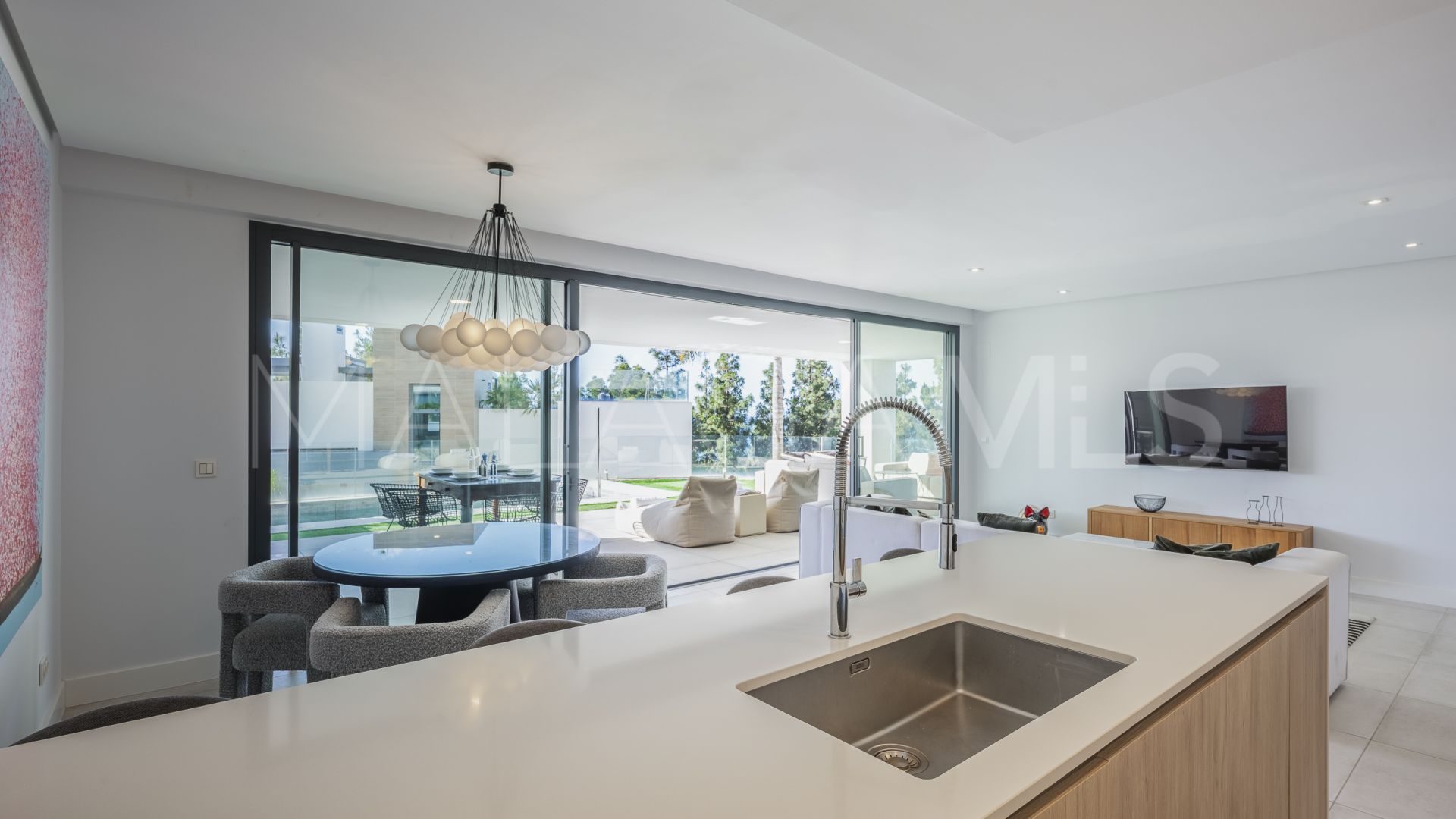 Ground floor duplex for sale in Marbella East with 3 bedrooms