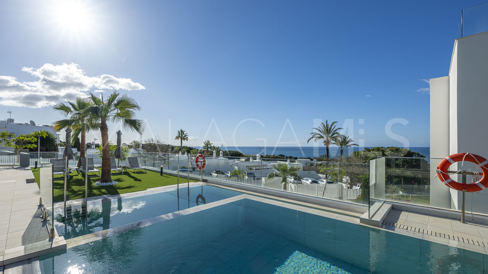 Ground floor duplex for sale in Marbella East with 3 bedrooms