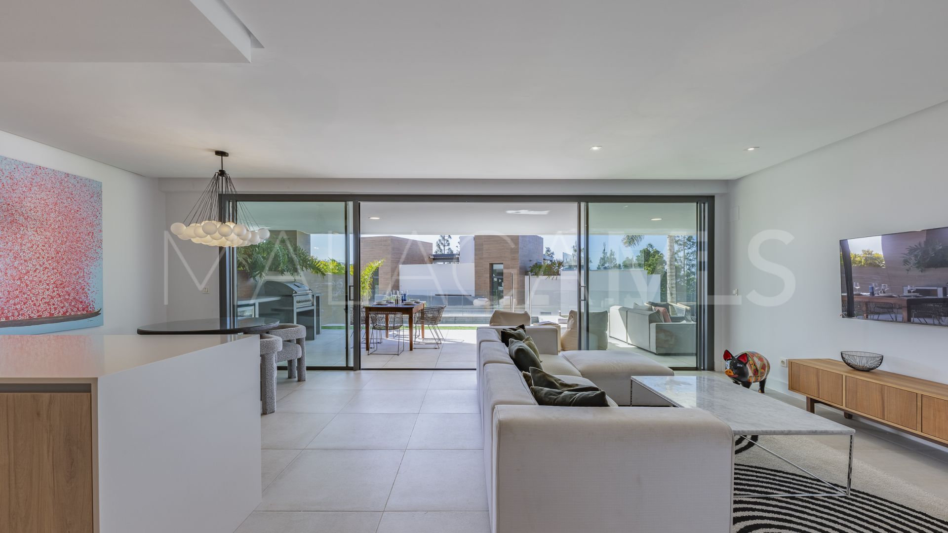 Ground floor duplex for sale in Marbella East with 3 bedrooms