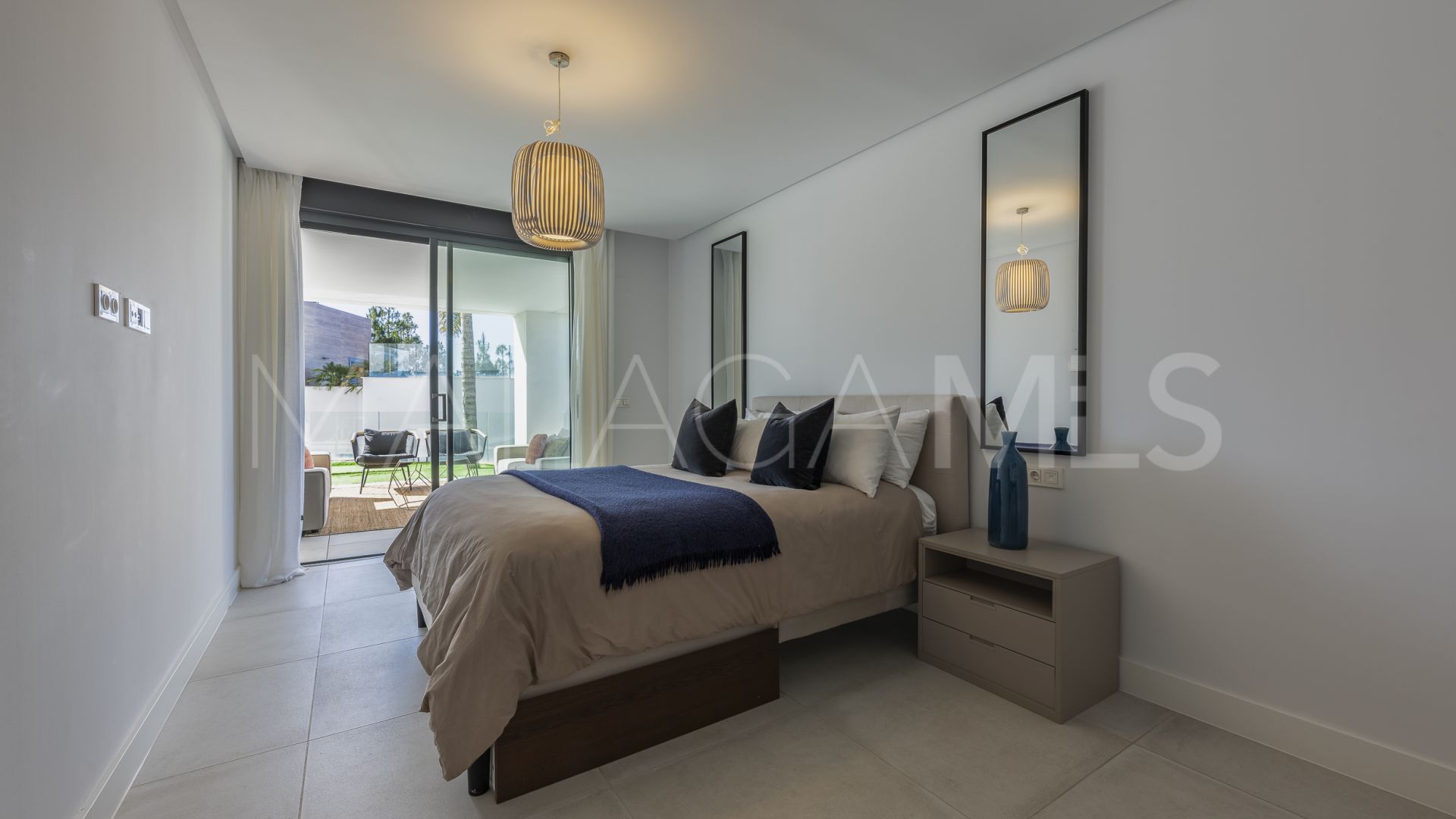 Ground floor duplex for sale in Marbella East with 3 bedrooms