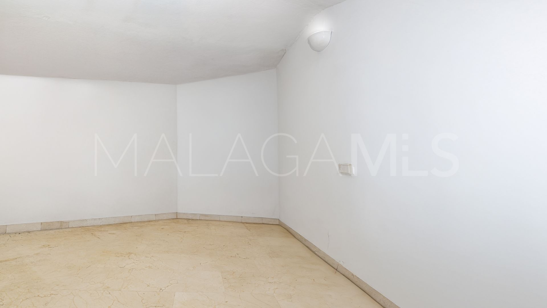 Marbella Este, apartamento a la venta
