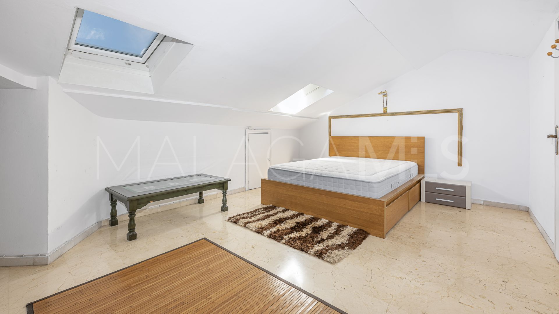 Marbella Este, apartamento a la venta
