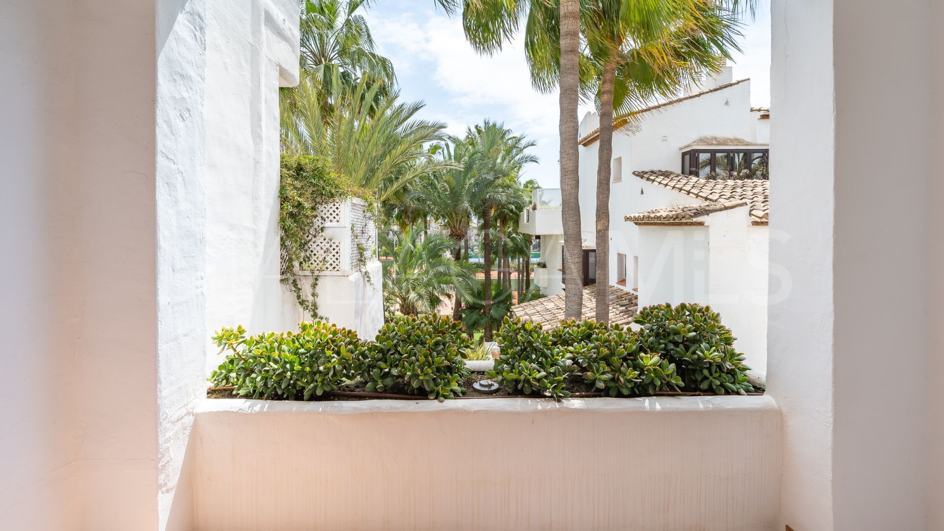 For sale Puente Romano duplex penthouse