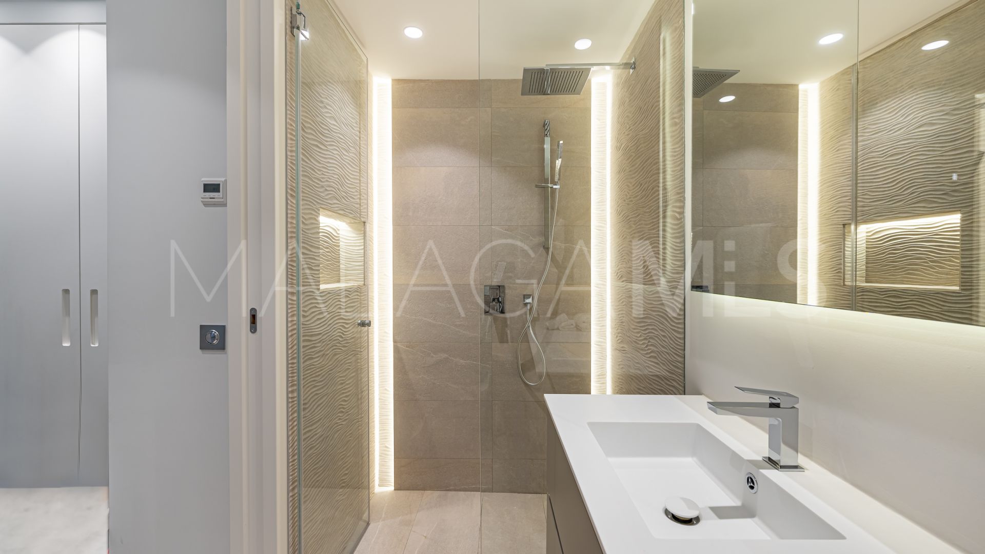 Marina Puente Romano 3 bedrooms apartment for sale