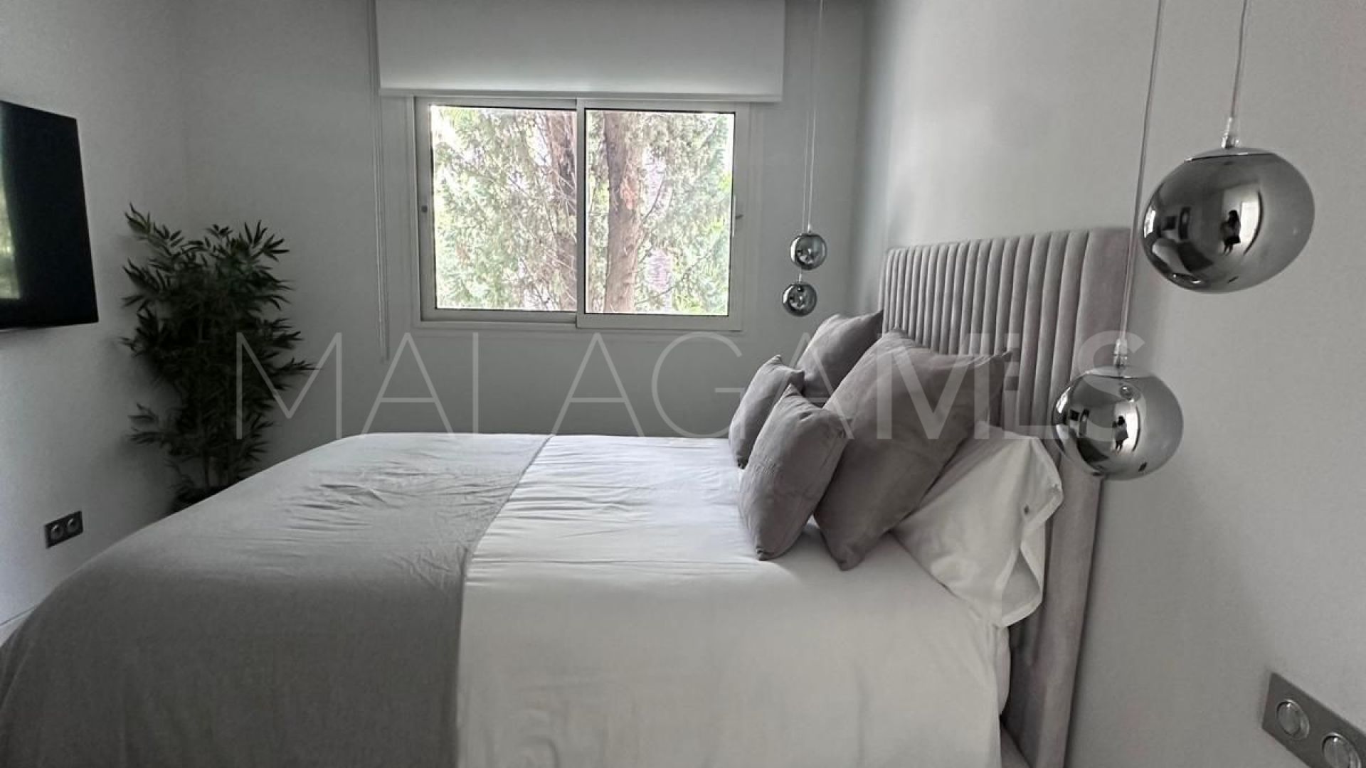 Marina Puente Romano 3 bedrooms apartment for sale
