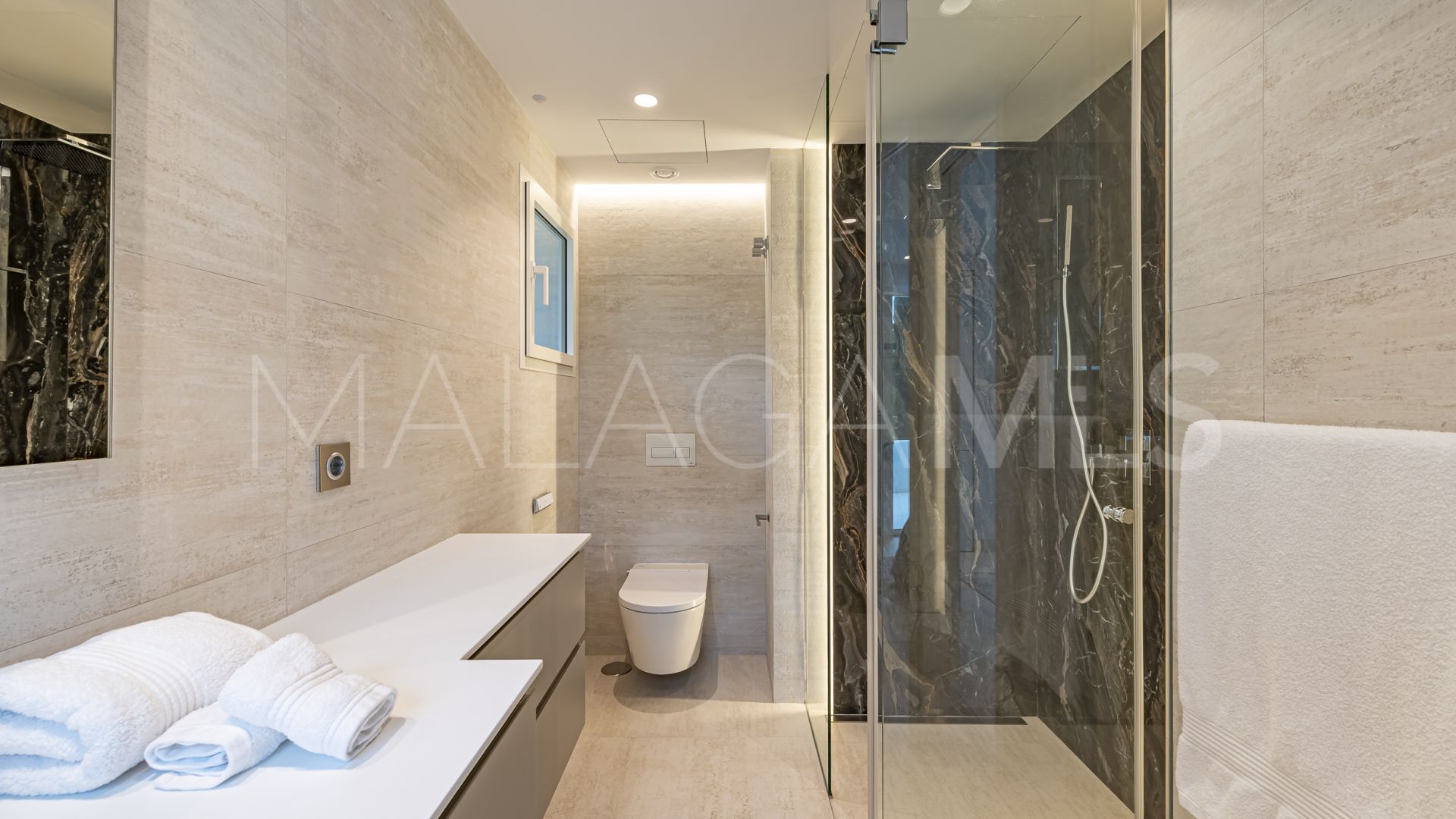 Marina Puente Romano 3 bedrooms apartment for sale