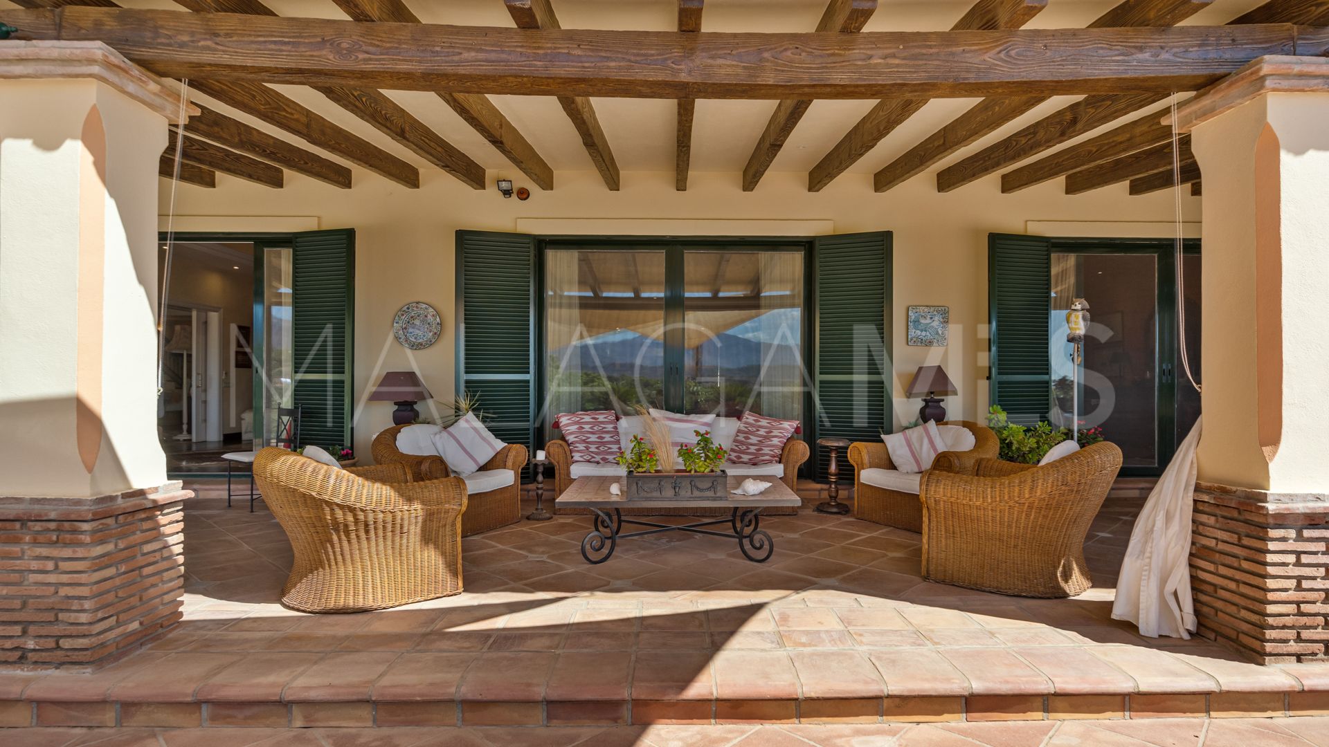 Villa for sale in Benahavis