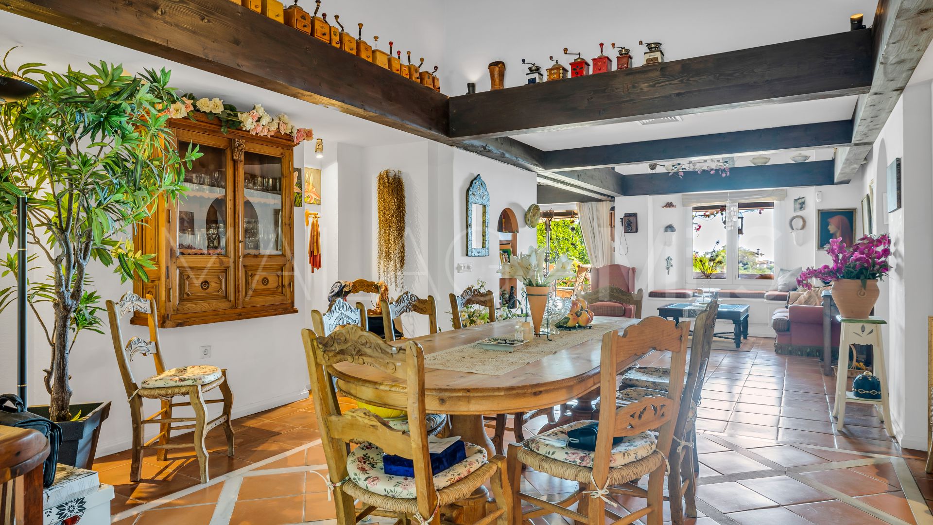 Estepona, villa a la venta de 5 bedrooms