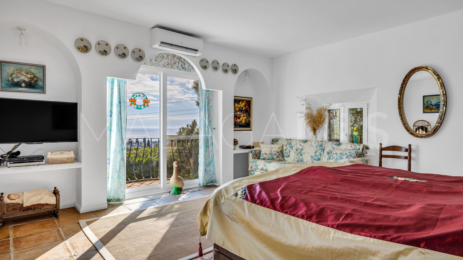 Estepona, villa a la venta de 5 bedrooms