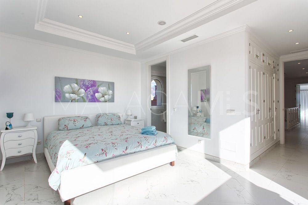 Villa for sale in Benahavis