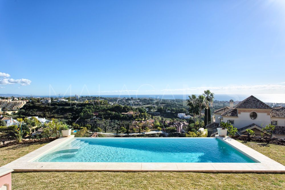 Villa for sale in Benahavis