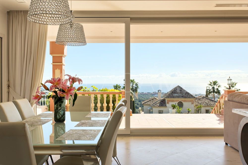 Villa for sale in Benahavis