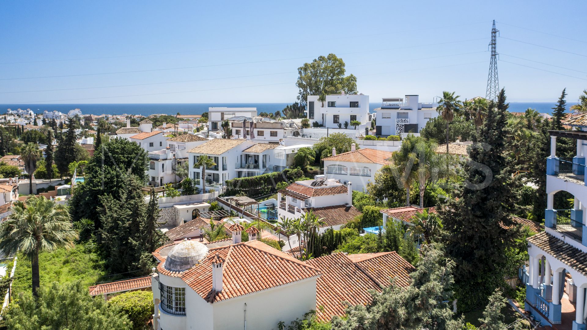 Se vende villa de 5 bedrooms in Nueva Andalucia