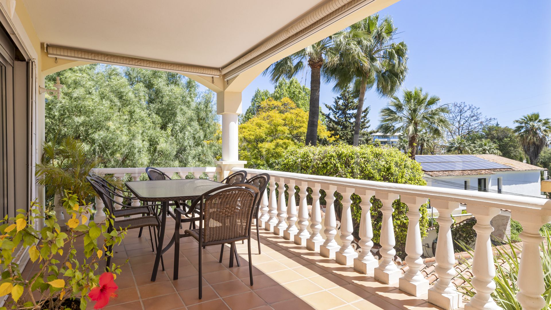 Se vende villa de 5 bedrooms in Nueva Andalucia