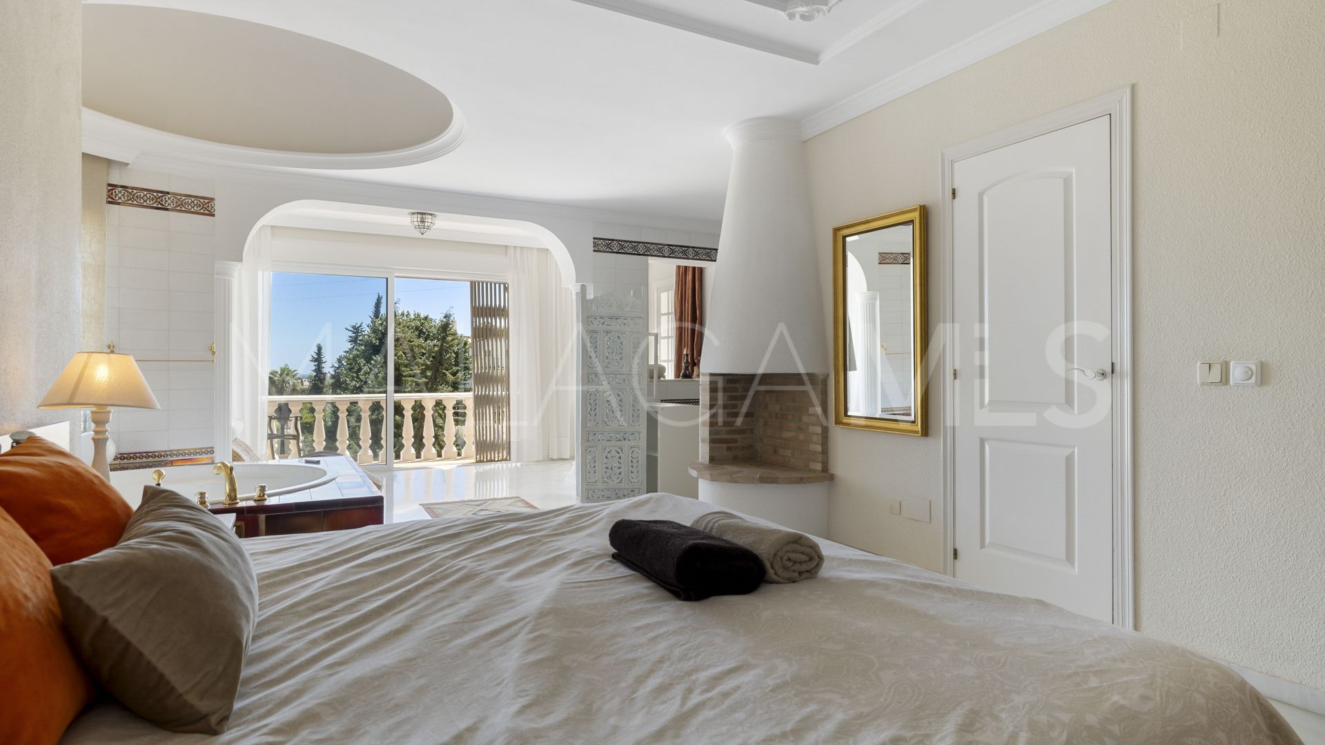 Se vende villa de 5 bedrooms in Nueva Andalucia