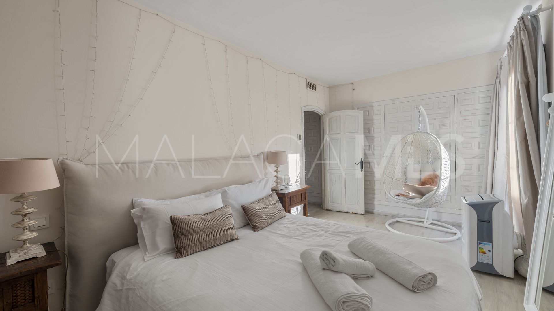 Villa for sale in El Madroñal with 8 bedrooms