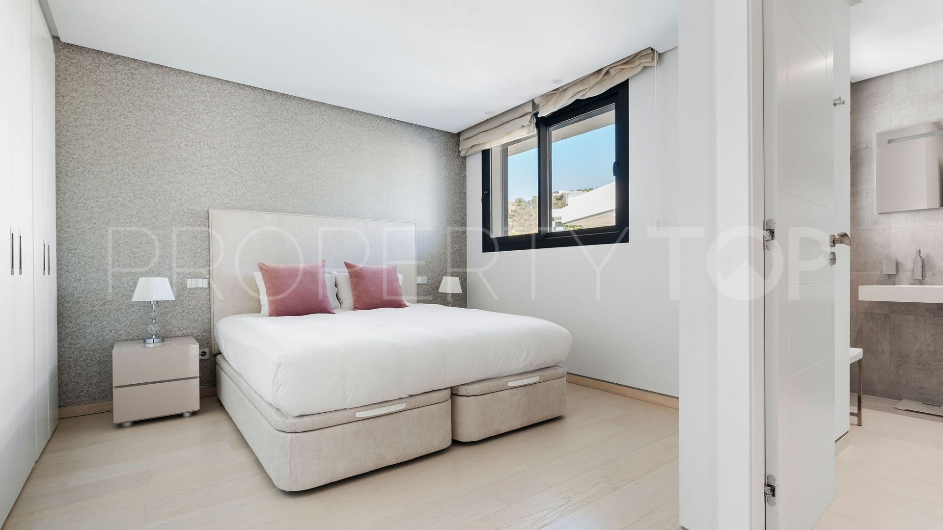 For sale 4 bedrooms villa in La Quinta