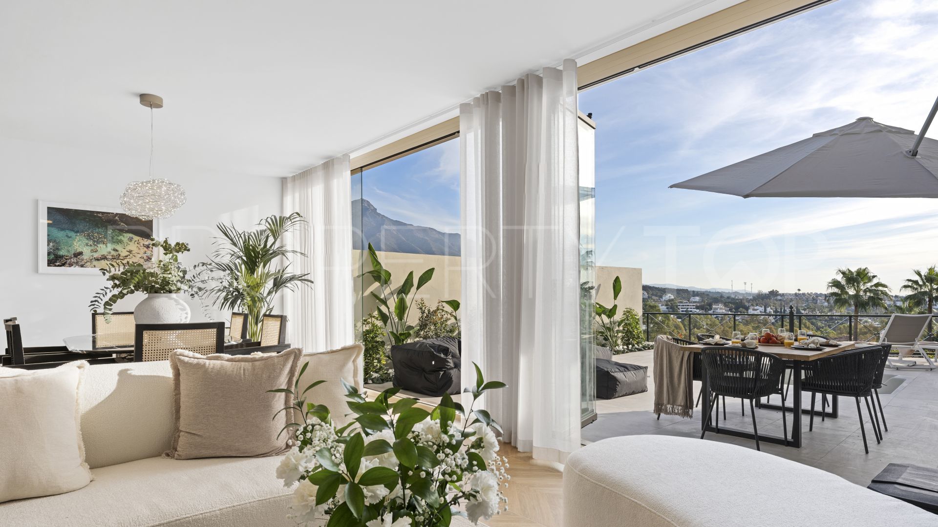Apartamento planta baja en venta en Palacetes Los Belvederes con 4 dormitorios