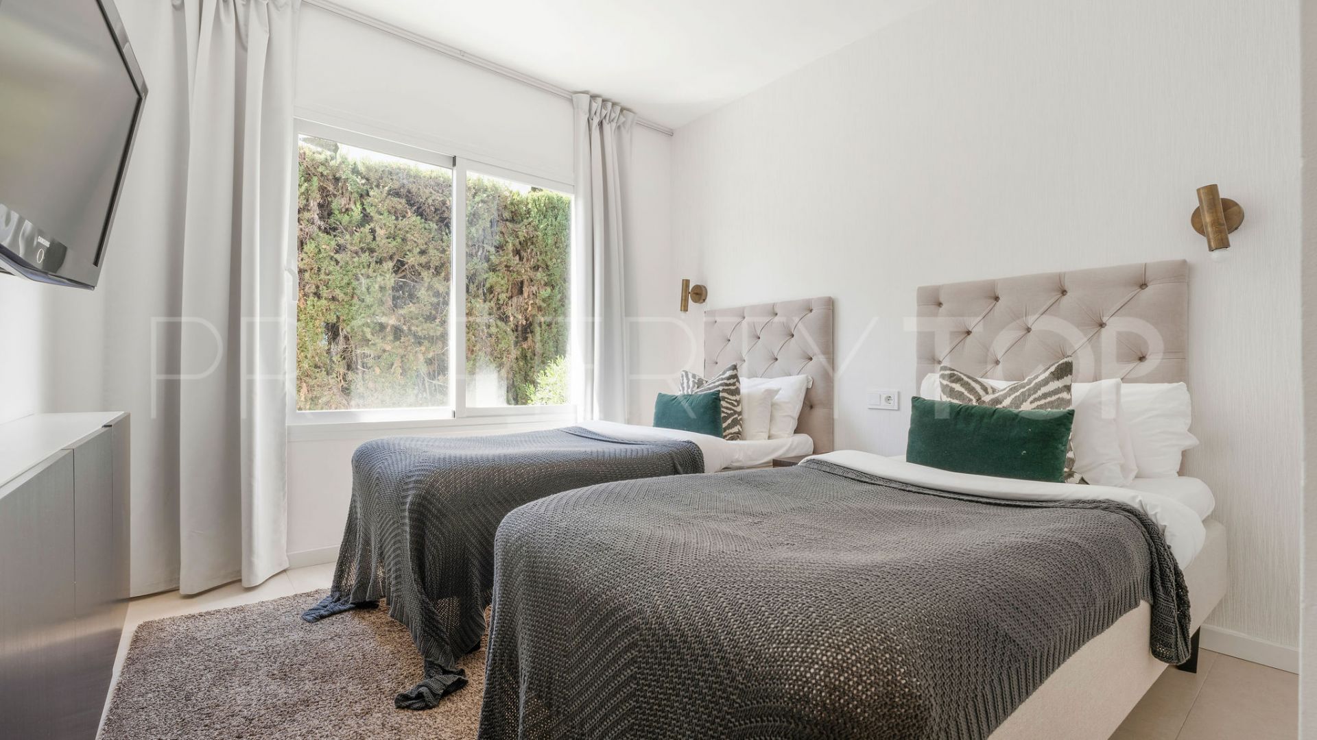 4 bedrooms villa in Nueva Andalucia for sale
