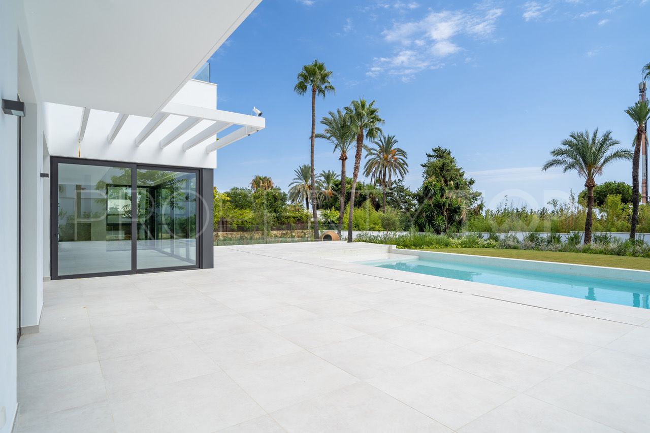 For sale Paraiso Alto villa with 4 bedrooms