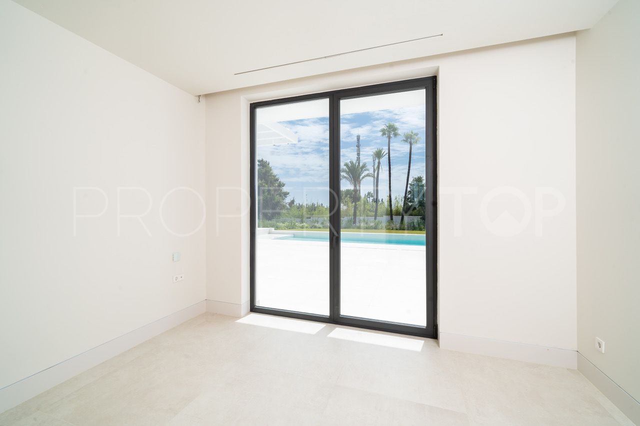 For sale Paraiso Alto villa with 4 bedrooms